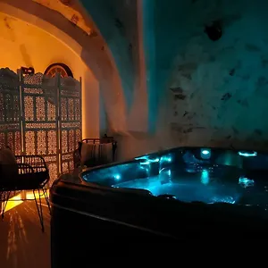 L'envoûtement Provençal, Jacuzzi Privatif Et Orgon